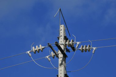 Mavi gökyüzü elektrik sonrası