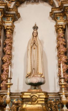 Hristiyan dini bir figürün heykeli.