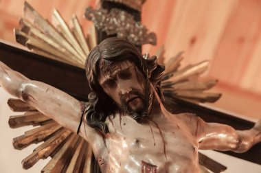 Hristiyan dini bir figürün heykeli.