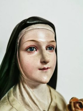 Hristiyan dini bir figürün heykeli.