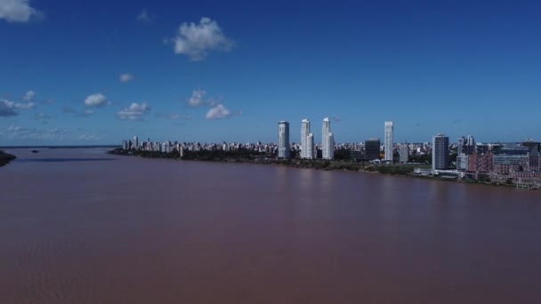Vuelo Desde Rio Parana Hacia Rosario Film Powietrza Środka Rzeki — Wideo stockowe
