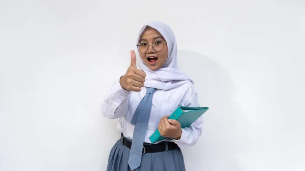 Indonesiska Kvinnliga Gymnasieelever Grå Och Vita Uniformer Slipsar Och Hijabs — Stockfoto