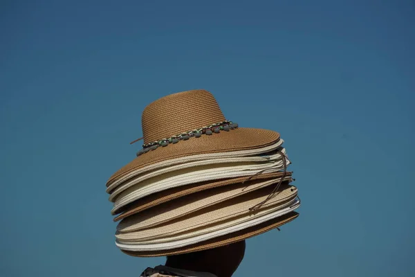 メキシコのビーチで販売のための帽子熱帯の楽園 — ストック写真