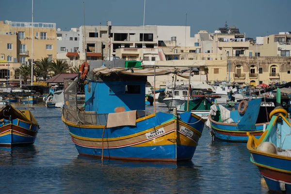 Malta Barevné Malované Rybářské Lodi Přístavu Marsaxlokk — Stock fotografie