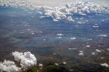 Leon Guanajuato gölleri Meksika uçağından havadan manzaralı