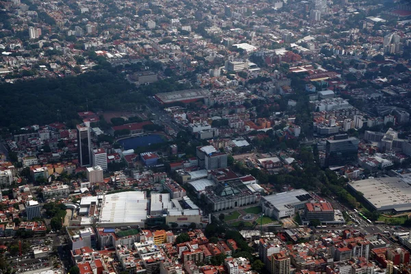メキシコ市 飛行機からの空中パノラマ風景の街並み — ストック写真