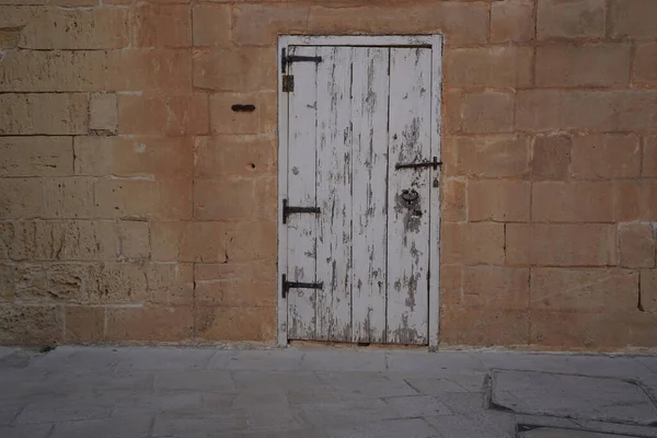 Malta Středověká Vesnice Kámen Budova Ulice Dveře Klepadlo — Stock fotografie