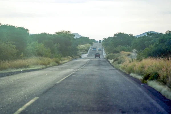 从拉巴斯到圣若斯 德尔卡波的无尽道路上的巴哈卡夫尼亚 — 图库照片