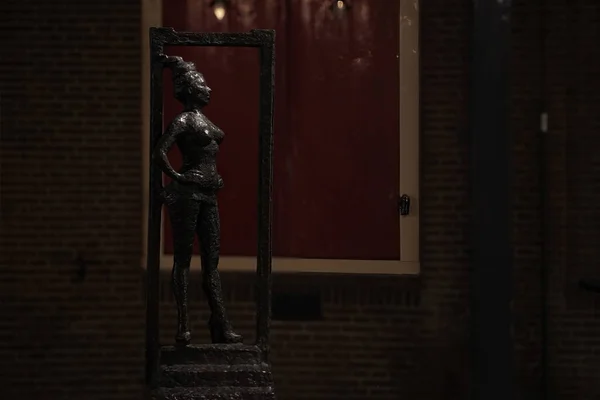 Prostituir Sexo Trabalhador Estátua Amsterdam Lugar Público Noite — Fotografia de Stock
