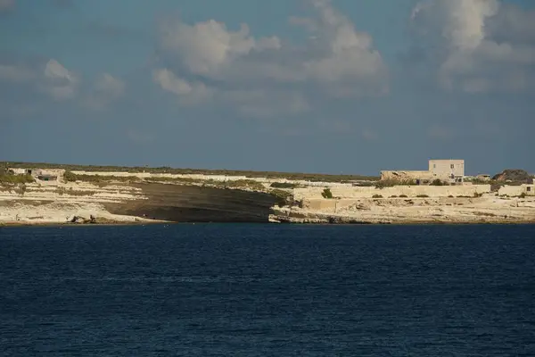 Санкт Питер Бассейны Мальта Породы Формирование Отверстие Скалах Зрения — стоковое фото