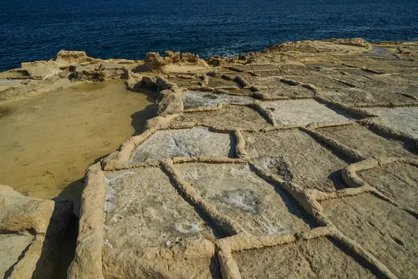 Kolam Suci Peter Malta Lubang Formasi Batu Atas Batu Melihat — Stok Foto