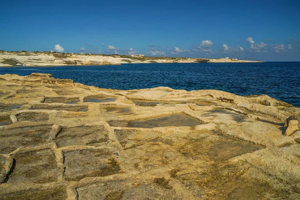 Kolam Suci Peter Malta Lubang Formasi Batu Atas Batu Melihat — Stok Foto