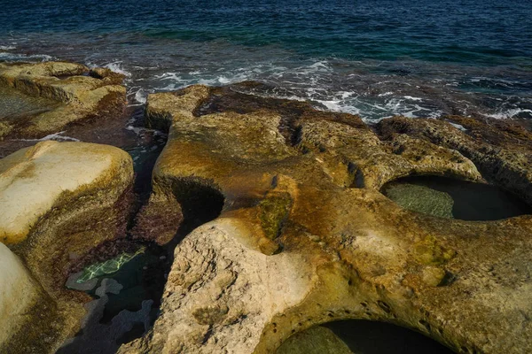 Santo Peter Piscine Malta Roccia Formazione Buco Sulle Rocce Vista — Foto Stock