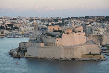 Malta 3 şehir gün batımında La Valletta 'dan manzara