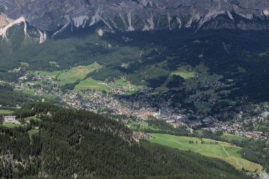 Dolomitler Cortina d 'Ampezzo hava manzaralı manzara