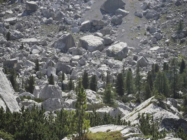 Dolomite Panoramasında Taş Kaya Çığı — Stok fotoğraf
