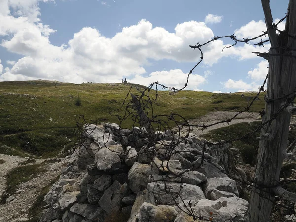 Dünya Savaşı Yakınlarındaki Dikenli Teller Siperler Dolomitler — Stok fotoğraf
