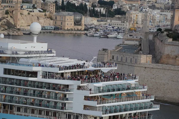 Valletta Malta Octubre 2022 Crucero Marella Exxplorer Saliendo Del Puerto —  Fotos de Stock