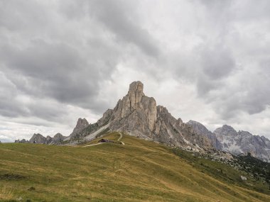 Cortina di Ampezzo 'nun yukarısındaki Croda Dağı Dolomitler Panorama' da