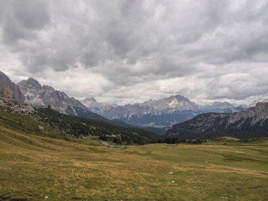 Cortina di Ampezzo 'nun yukarısındaki Croda Dağı Dolomitler Panorama' da