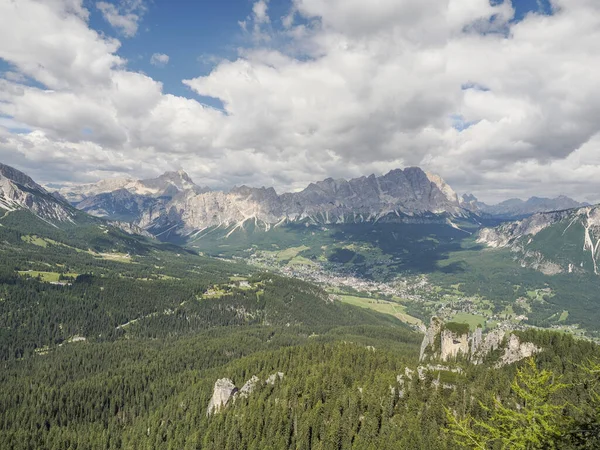 Croda Sopra Cortina Ampezzo Nel Panorama Dolomitico — Foto Stock