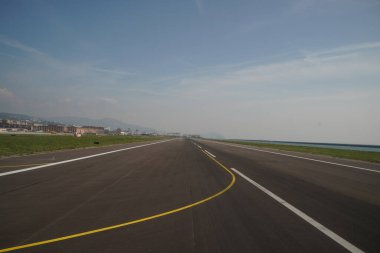 Genoa Havaalanı kalkış ve iniş pisti