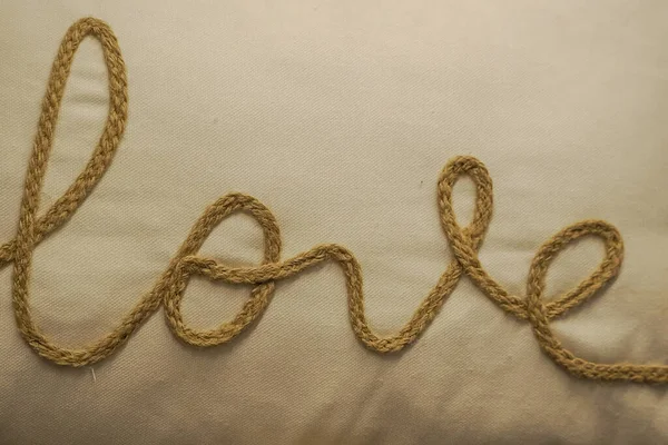 Gold Love Tippfehler Auf Dem Textilen Liebeswort Stickerei — Stockfoto