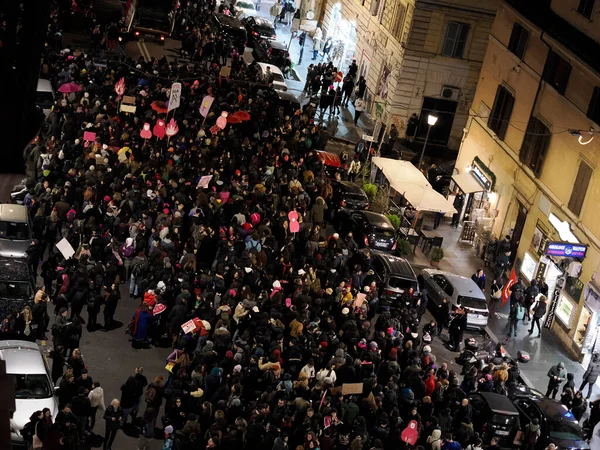 Рим Италия Ноября 2022 Тысячи Людей Присоединяются Феминистскому Маршу Против — стоковое фото