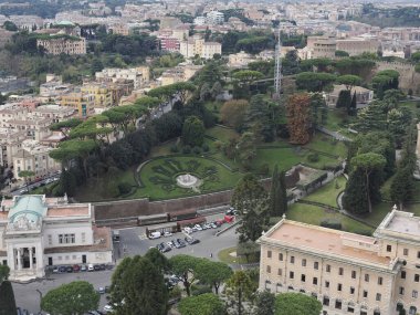 Vatikan Bahçeleri Saint Peter Bazilika Roma manzaralı çatıdan