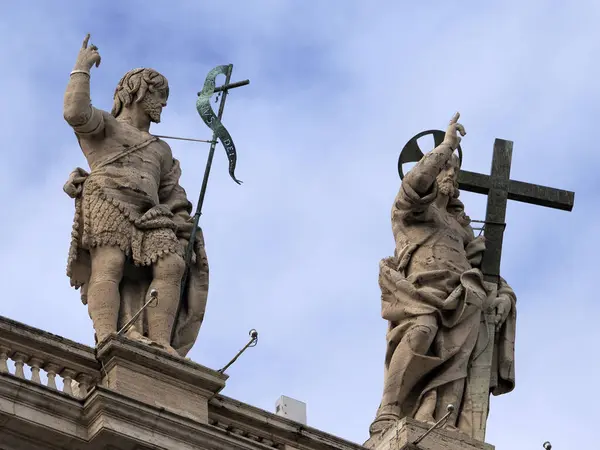 Bazylika Piotra Rzymska Detal Posągu Dachu Kolumn — Zdjęcie stockowe