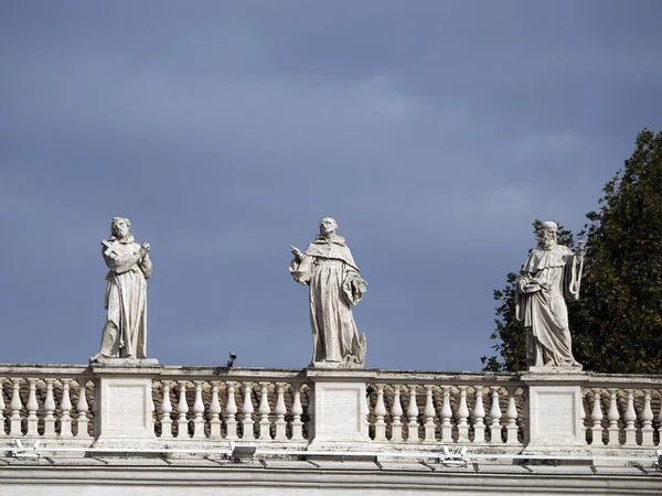 Saint Peter Basilica Rome Detail Statue Columns Roof — Stock Photo, Image