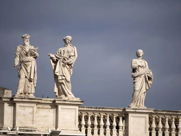 Petersbasilika Rom Detail Der Statue Auf Säulendach — Stockfoto