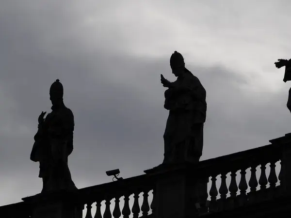 Svatý Petr Bazilika Řím Silueta Detail Sochy Sloupech Střecha — Stock fotografie