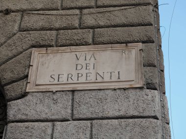 Roma Monti bölge binaları cadde manzaralı