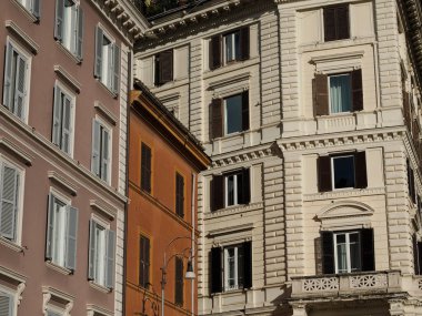 Roma Monti bölge binaları cadde manzaralı