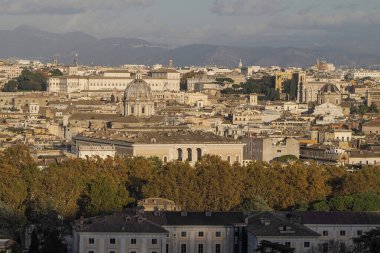 Gianicolo tepesinden gün batımında Roma Panoraması