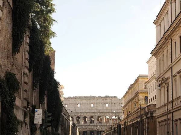 Colosseum Roma Monti Bölge Binaları Cadde Manzaralı — Stok fotoğraf