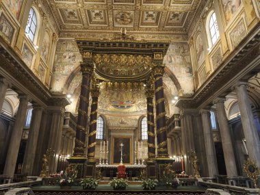 ROME, ITALY, Kasım 27, 2022: Roma, İtalya 'daki Santa Maria Maggiore Bazilikasının iç mimari ve mimari detayları