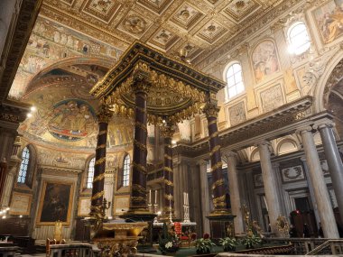 ROME, ITALY, Kasım 27, 2022: Roma, İtalya 'daki Santa Maria Maggiore Bazilikasının iç mimari ve mimari detayları