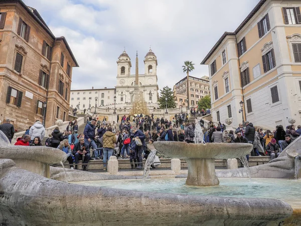 stock image Rome, Italy - November 26, 2022: Many tourists and citizens in Via Condotti during the Christmas shopping, in the historic center of the capital near Trinita dei monti stairway