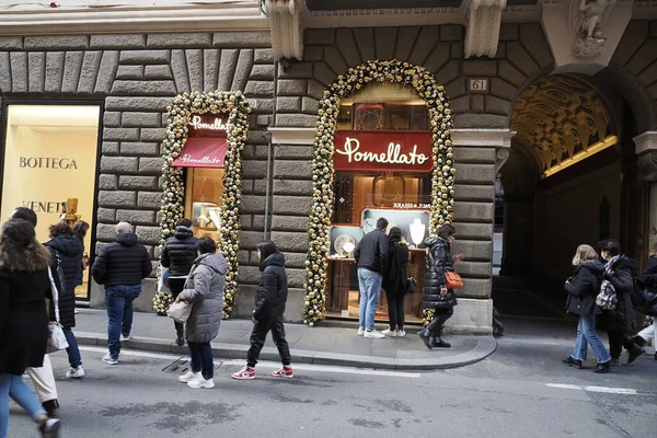 Roma Itália Novembro 2022 Muitos Turistas Cidadãos Condotti Durante Compras — Fotografia de Stock