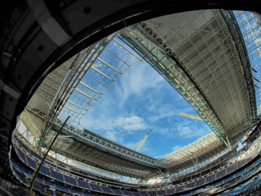 MADRID, İspanya - 16 Aralık 2022: Santiago Bernabeu Stadyumu, Real Madrid futbol stadyumu manzaralı yenileme çalışmaları