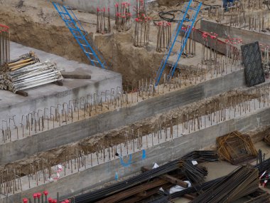 Chamartin İstasyonu Madrid 'deki büyük bir inşaat alanının manzarası.