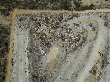 Drone Havacılık 'ın üst görüntüsü büyük çöp yığını, çöp yığını ya da çöp yığını.