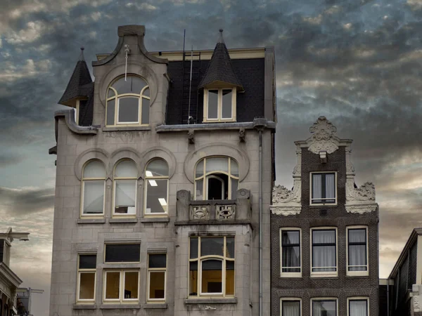 Amsterdam Vieilles Maisons Vue Des Canaux Coucher Soleil — Photo