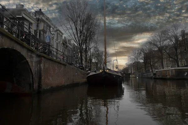 Вид Амстердамские Старые Дома Каналов Закате — стоковое фото