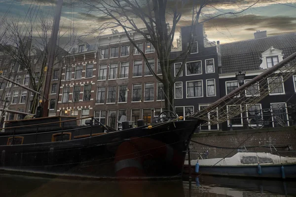 Amsterdam Vecchie Case Vista Dai Canali Tramonto — Foto Stock
