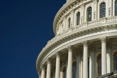 Washington D.C. Capitol Detayları derin mavi gökyüzü arka planında