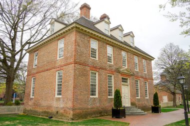 William ve Mary Üniversitesi 1693 yılında Williamsburg 'da kiralandı. Virginia ABD