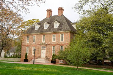William ve Mary Üniversitesi 1693 yılında Williamsburg 'da kiralandı. Virginia ABD